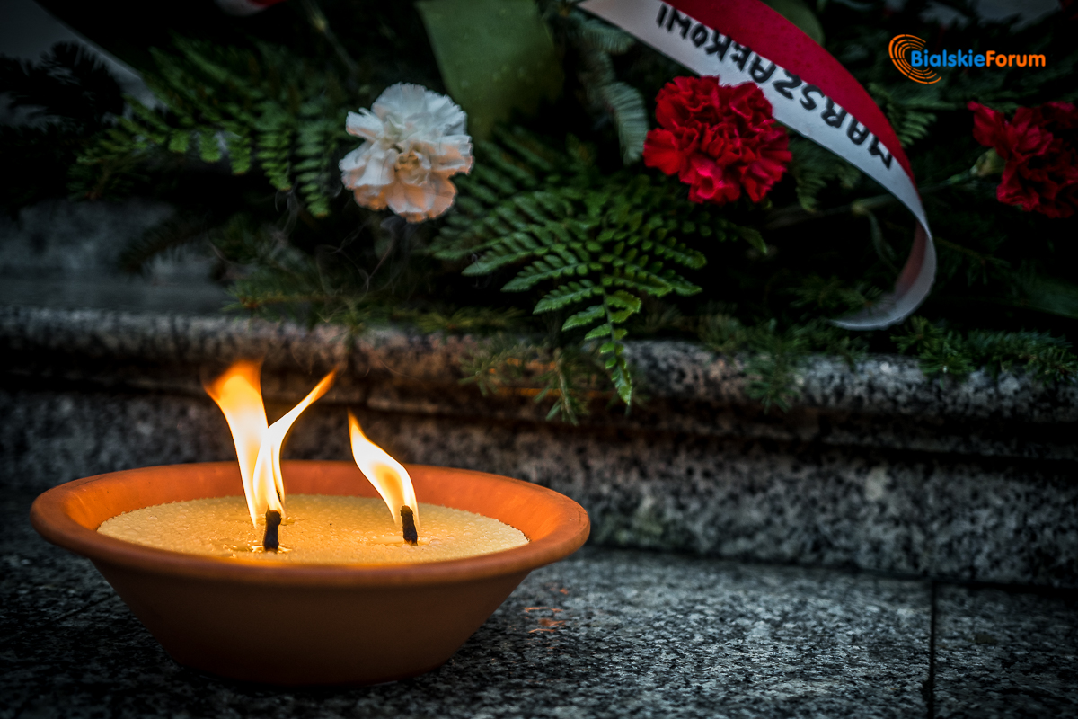 Uczniowie uczcili rocznicę urodzin Marszałka Piłsudskiego