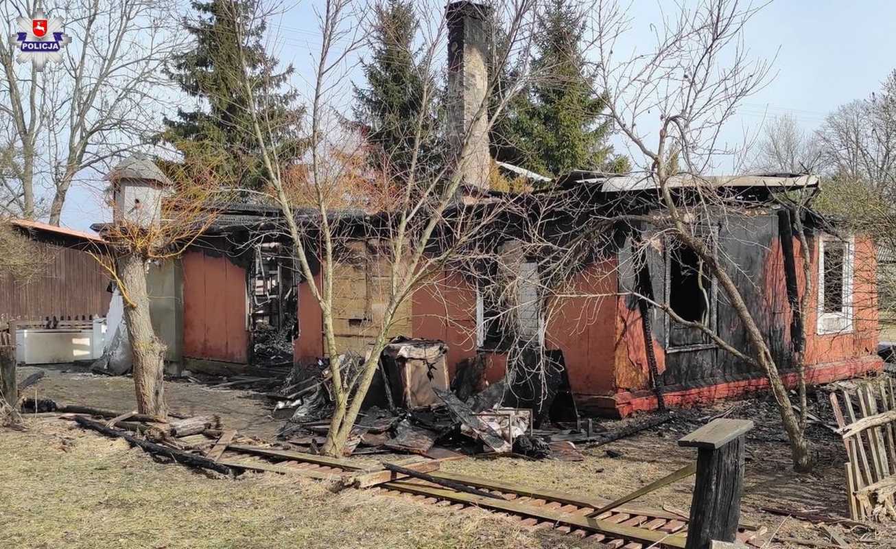 W budynku strażacy odnaleźli ciało 65-letniego mężczyzny - tragiczny pożar w gminie Sławatycze