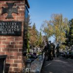 Żołnierze 1. Warszawskiej Brygady Pancernej uprzątnęli groby poległych bohaterów