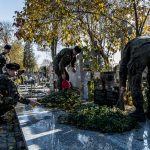 Żołnierze 1. Warszawskiej Brygady Pancernej uprzątnęli groby poległych bohaterów