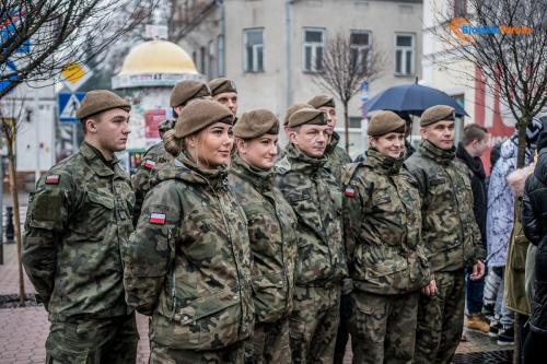 Uczniowie uczcili rocznicę urodzin Marszałka Piłsudskiego