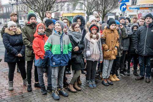 Uczniowie uczcili rocznicę urodzin Marszałka Piłsudskiego
