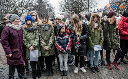 Uczniowie uczcili rocznicę urodzin Marszałka Piłsudskiego