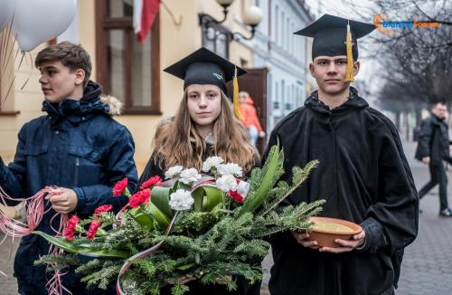 Uczniowie uczcili rocznicę urodzin Marszałka Piłsudskiego