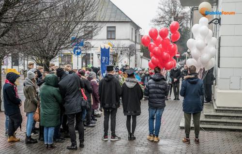 Uczniowie uczcili rocznicę urodzin Marszałka Piłsudskiego