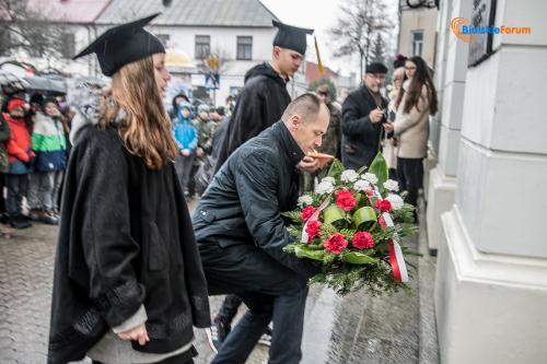 Uczniowie uczcili rocznicę urodzin Marszałka Piłsudskiego