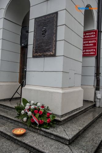 Uczniowie uczcili rocznicę urodzin Marszałka Piłsudskiego