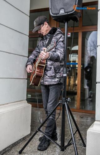 Uczniowie uczcili rocznicę urodzin Marszałka Piłsudskiego