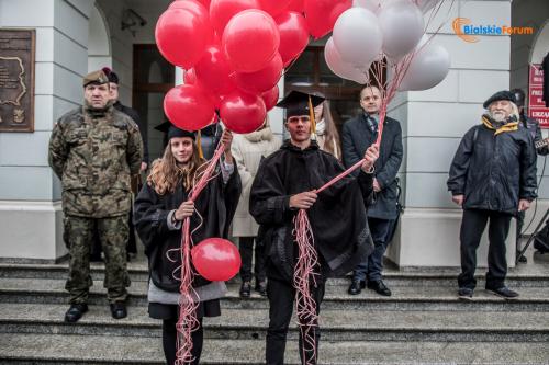 Uczniowie uczcili rocznicę urodzin Marszałka Piłsudskiego