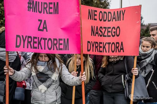 Protesty w Szkoły ZDZ im. Krzysztofa Kamila Baczyńskiego w Białej Podlaskiej 1013