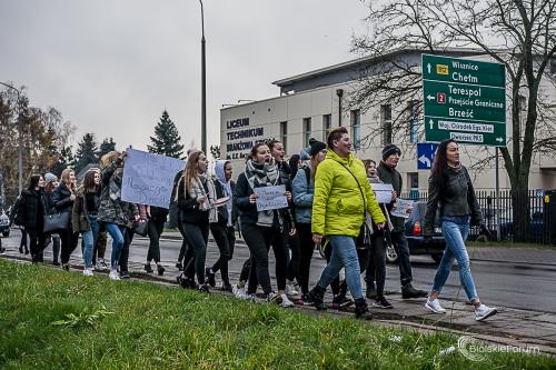 Protesty w Szkoły ZDZ im. Krzysztofa Kamila Baczyńskiego w Białej Podlaskiej 1014
