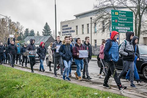 Protesty w Szkoły ZDZ im. Krzysztofa Kamila Baczyńskiego w Białej Podlaskiej 1019