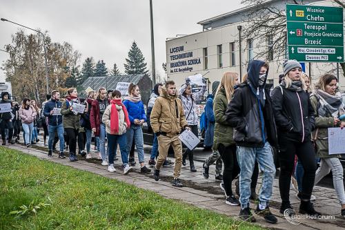 Protesty w Szkoły ZDZ im. Krzysztofa Kamila Baczyńskiego w Białej Podlaskiej 1021