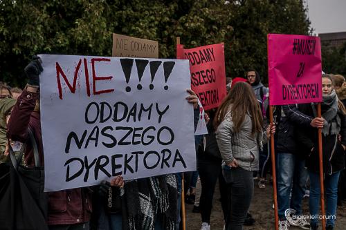 Protesty w Szkoły ZDZ im. Krzysztofa Kamila Baczyńskiego w Białej Podlaskiej 1029