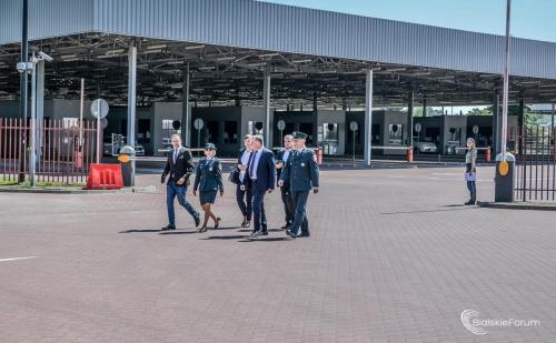 oddanie do użytku w Oddziale Celnym Drogowym w Terespolu skanera RTG do prześwietlania pojazdów 1011