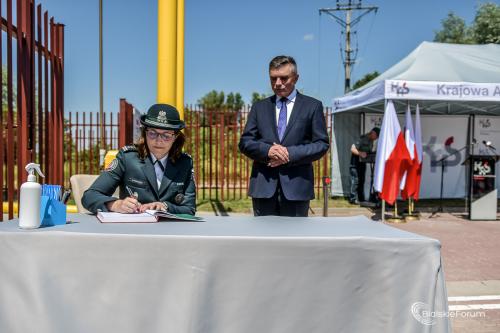 oddanie do użytku w Oddziale Celnym Drogowym w Terespolu skanera RTG do prześwietlania pojazdów 1028