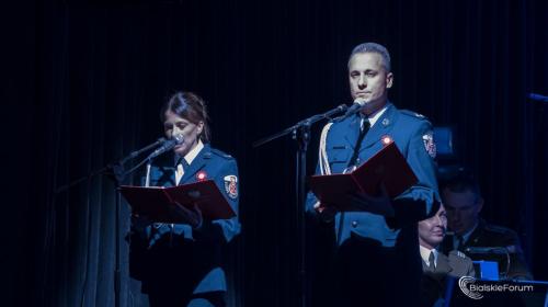 Sluzby-mundurowe-spiewaja-Niepodleglej 1009