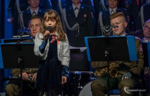 Sluzby-mundurowe-spiewaja-Niepodleglej 1015