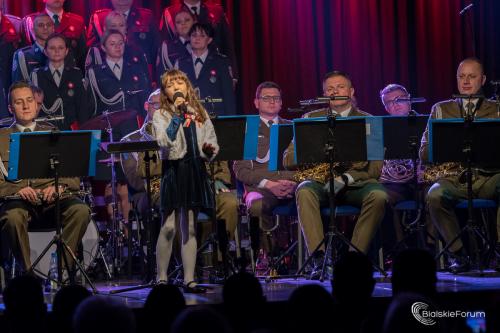 Sluzby-mundurowe-spiewaja-Niepodleglej 1016 (1)