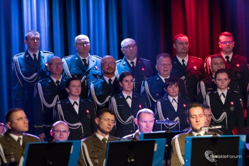 Sluzby-mundurowe-spiewaja-Niepodleglej 1019