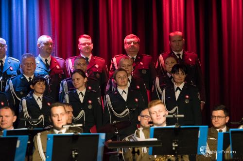 Sluzby-mundurowe-spiewaja-Niepodleglej 1020