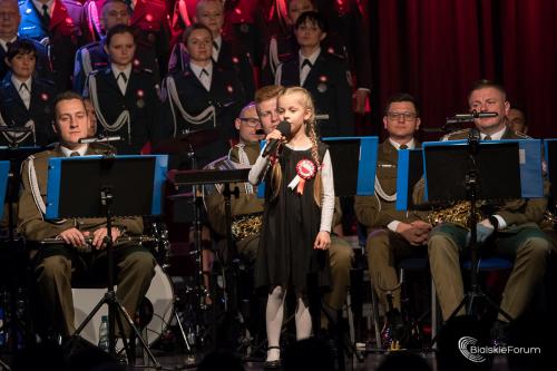 Sluzby-mundurowe-spiewaja-Niepodleglej 1021