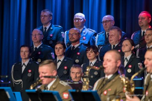 Sluzby-mundurowe-spiewaja-Niepodleglej 1027