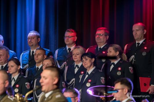 Sluzby-mundurowe-spiewaja-Niepodleglej 1028