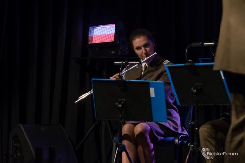 Sluzby-mundurowe-spiewaja-Niepodleglej 1029