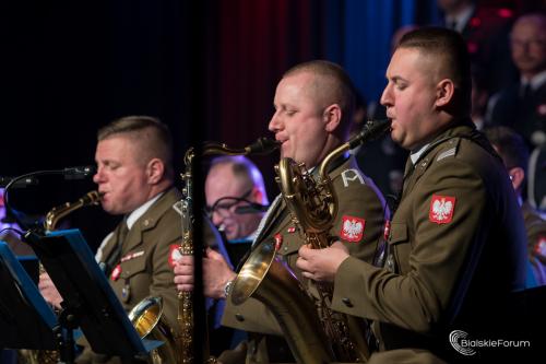 Sluzby-mundurowe-spiewaja-Niepodleglej 1030