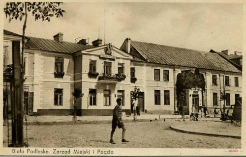 Lata 1918-1922 Przedwojenny magistrat na Placu Wolności