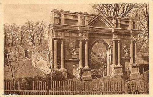 1915 Brama Radziwiłłowska